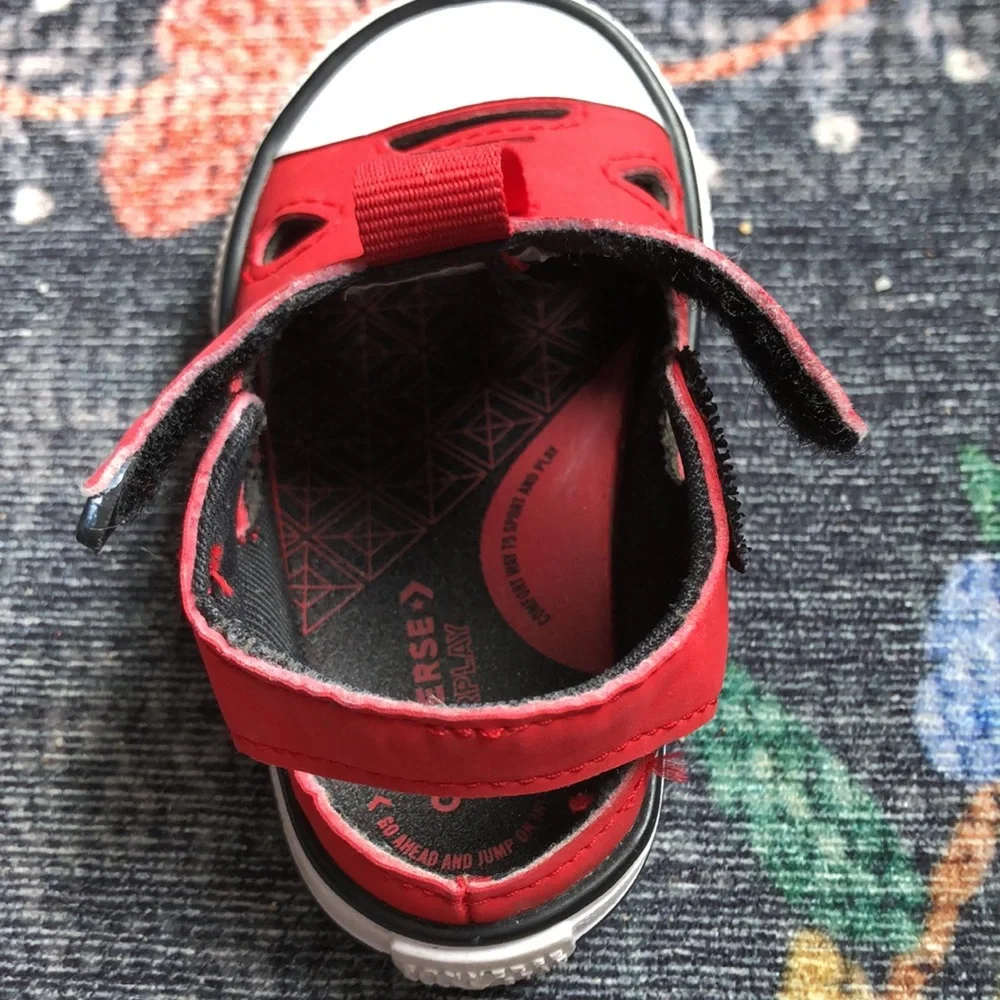 Converse Superplay Toddler Sandal Sneakers, Size 4